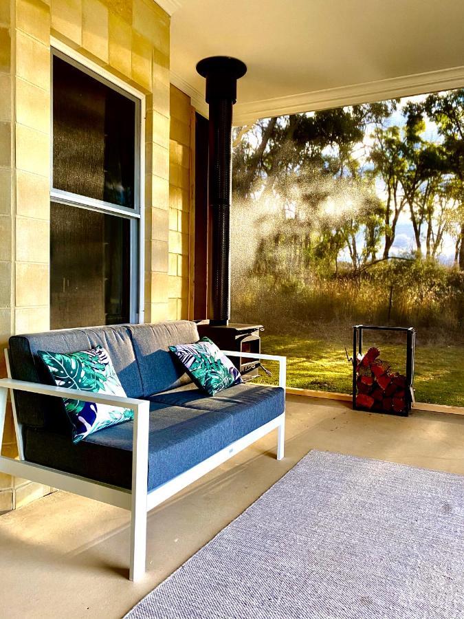 Accommodation Creek Cottages & Sundown View Suites Ballandean Екстериор снимка