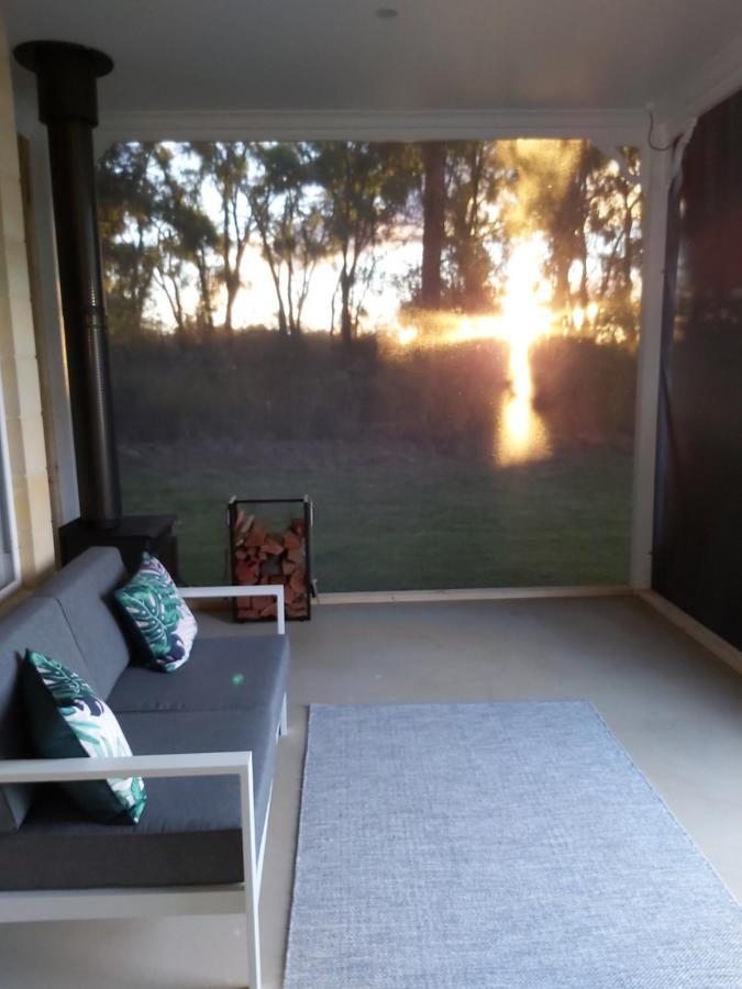 Accommodation Creek Cottages & Sundown View Suites Ballandean Екстериор снимка