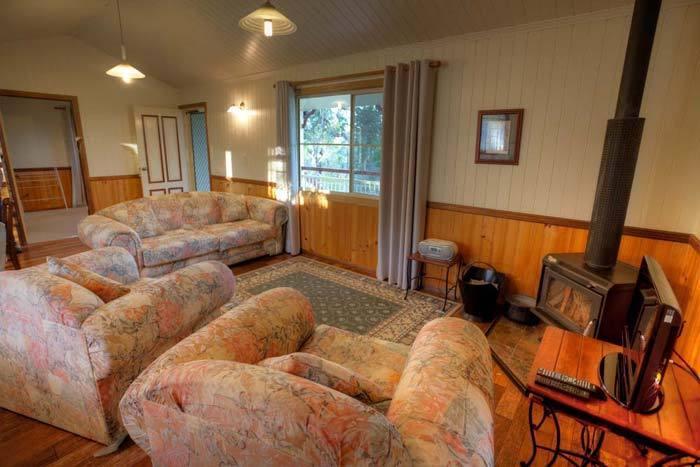 Accommodation Creek Cottages & Sundown View Suites Ballandean Стая снимка
